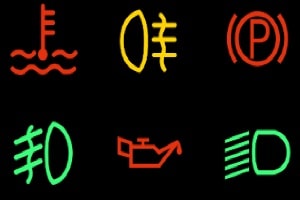 Wieso hat das Abblendlicht/-und Fernlicht solche Striche als Symbol? (Auto,  Verkehr, Werkstatt)